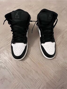 Nike Black & White High-Top Air Jordan’s